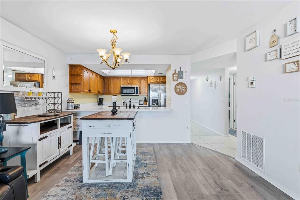 待售: $250,000 (3 贝兹, 2 浴室, 1265 平方英尺)