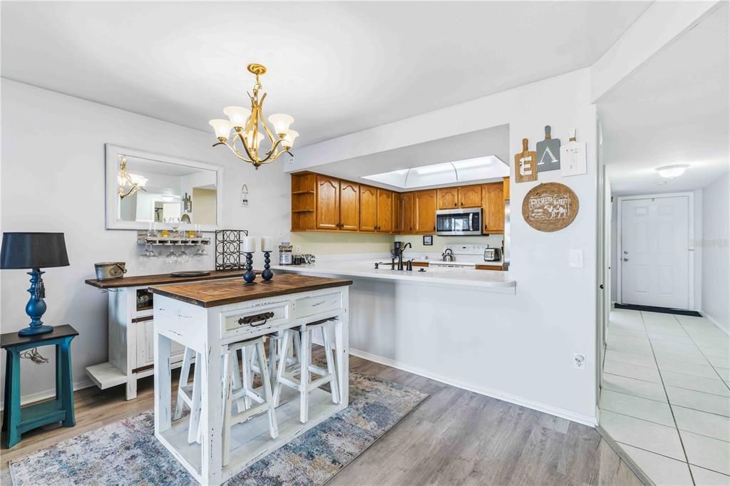 待售: $250,000 (3 贝兹, 2 浴室, 1265 平方英尺)