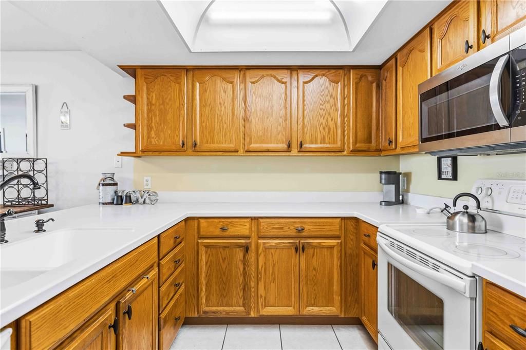 待售: $250,000 (3 贝兹, 2 浴室, 1265 平方英尺)