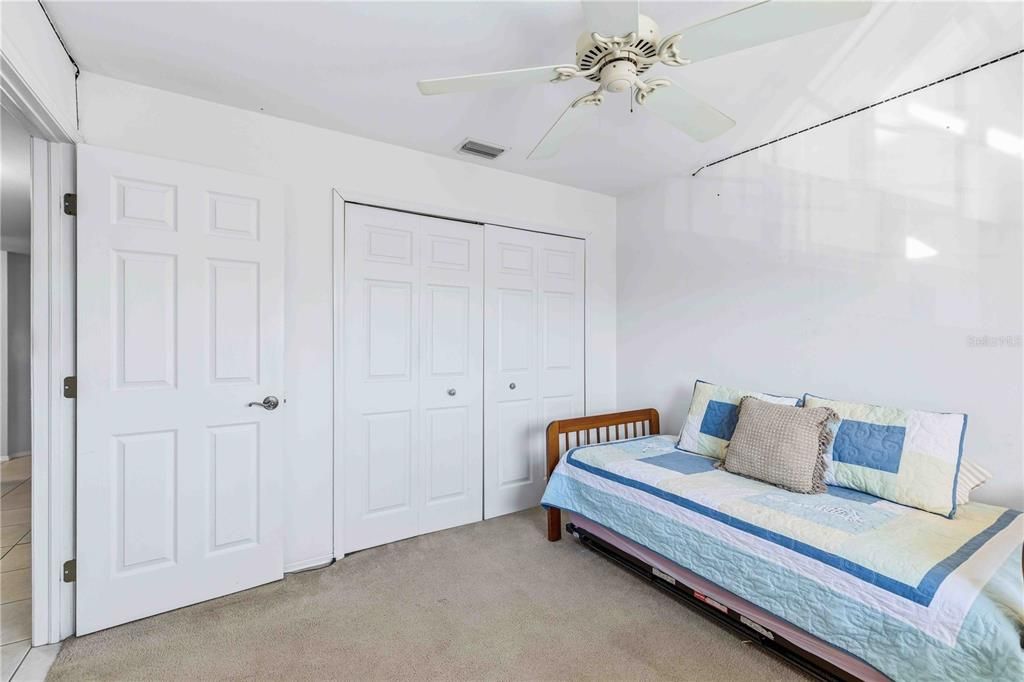 待售: $250,000 (3 贝兹, 2 浴室, 1265 平方英尺)