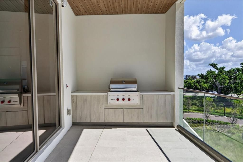 For Rent: $70,000 (2 beds, 2 baths, 3130 Square Feet)