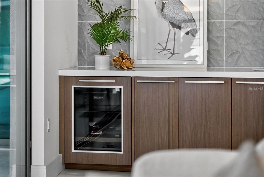 For Rent: $70,000 (2 beds, 2 baths, 3130 Square Feet)