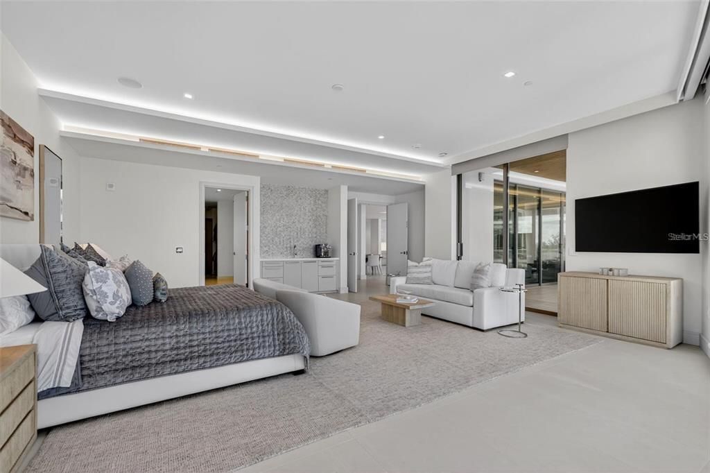 For Rent: $70,000 (2 beds, 2 baths, 3130 Square Feet)