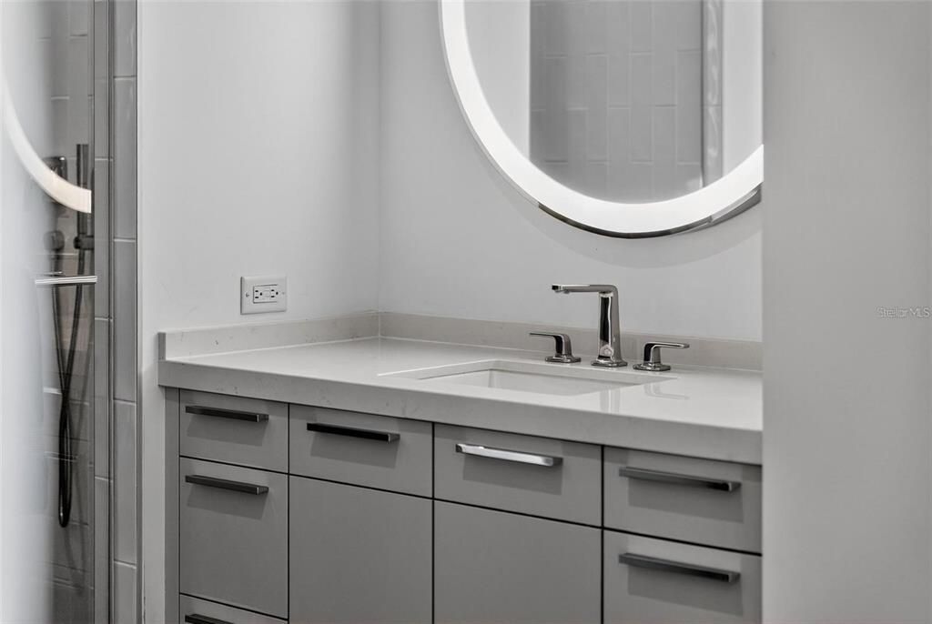 For Rent: $70,000 (2 beds, 2 baths, 3130 Square Feet)