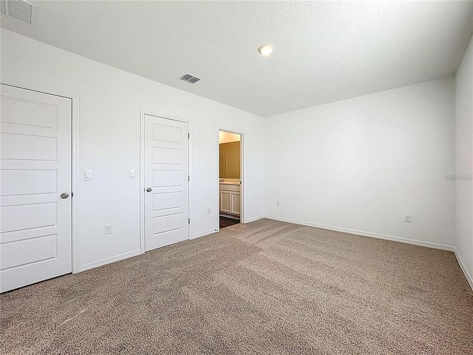 For Rent: $2,000 (3 beds, 2 baths, 1673 Square Feet)