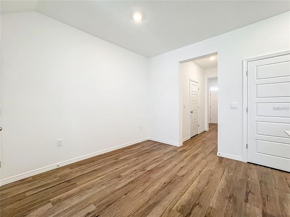 For Rent: $2,000 (3 beds, 2 baths, 1673 Square Feet)