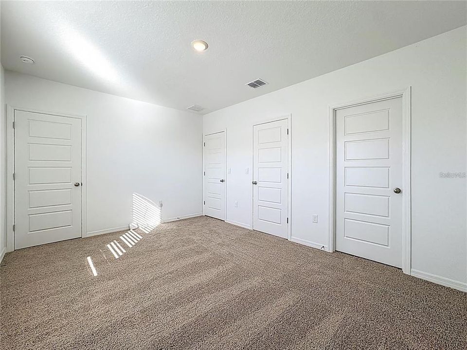 For Rent: $2,000 (3 beds, 2 baths, 1673 Square Feet)