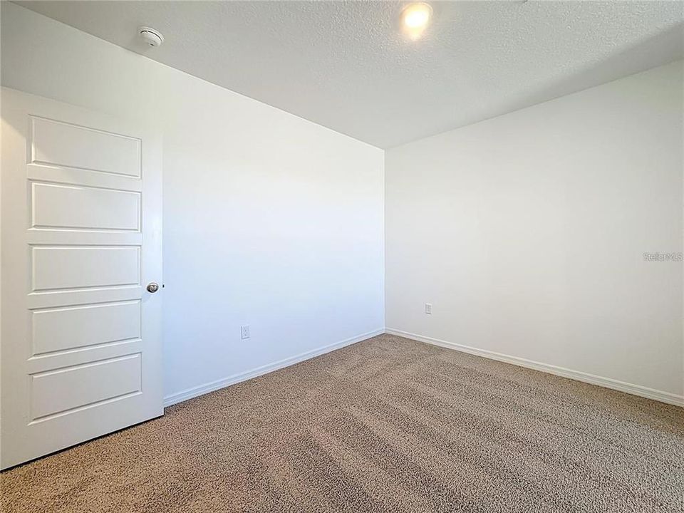 For Rent: $2,000 (3 beds, 2 baths, 1673 Square Feet)