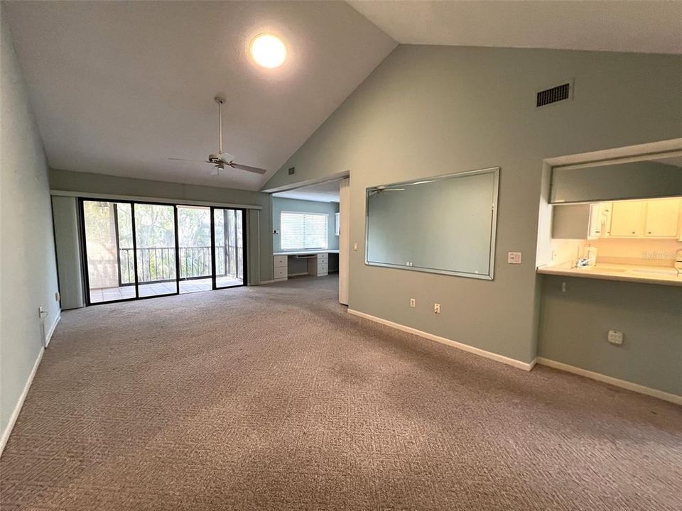 На продажу: $249,000 (2 спален, 2 ванн, 1245 Квадратных фут)