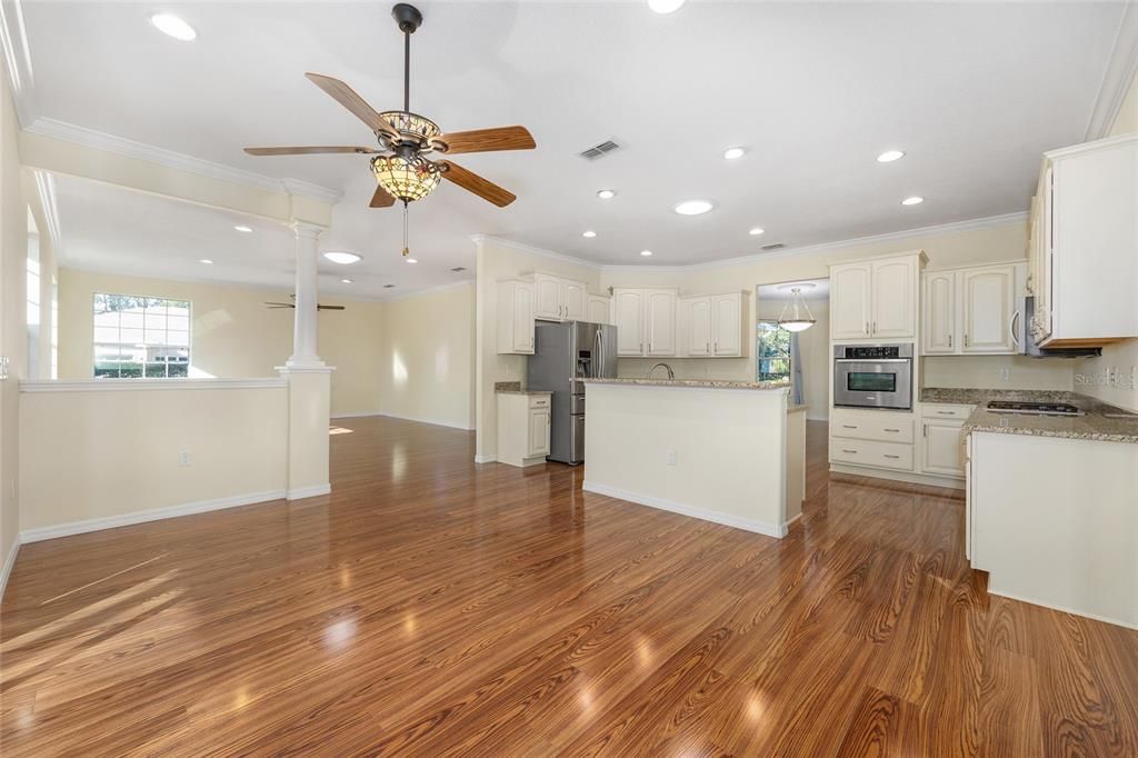 待售: $368,750 (3 贝兹, 2 浴室, 2425 平方英尺)