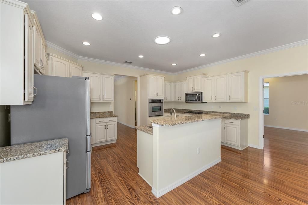 待售: $368,750 (3 贝兹, 2 浴室, 2425 平方英尺)