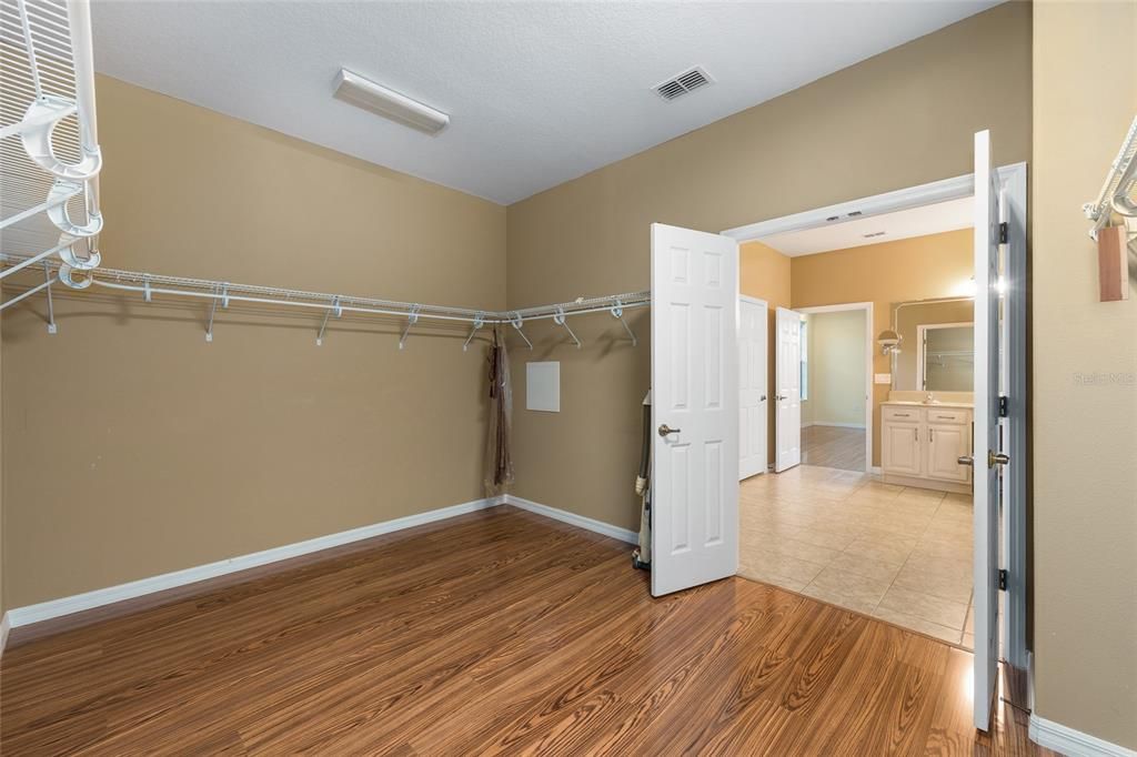 待售: $368,750 (3 贝兹, 2 浴室, 2425 平方英尺)