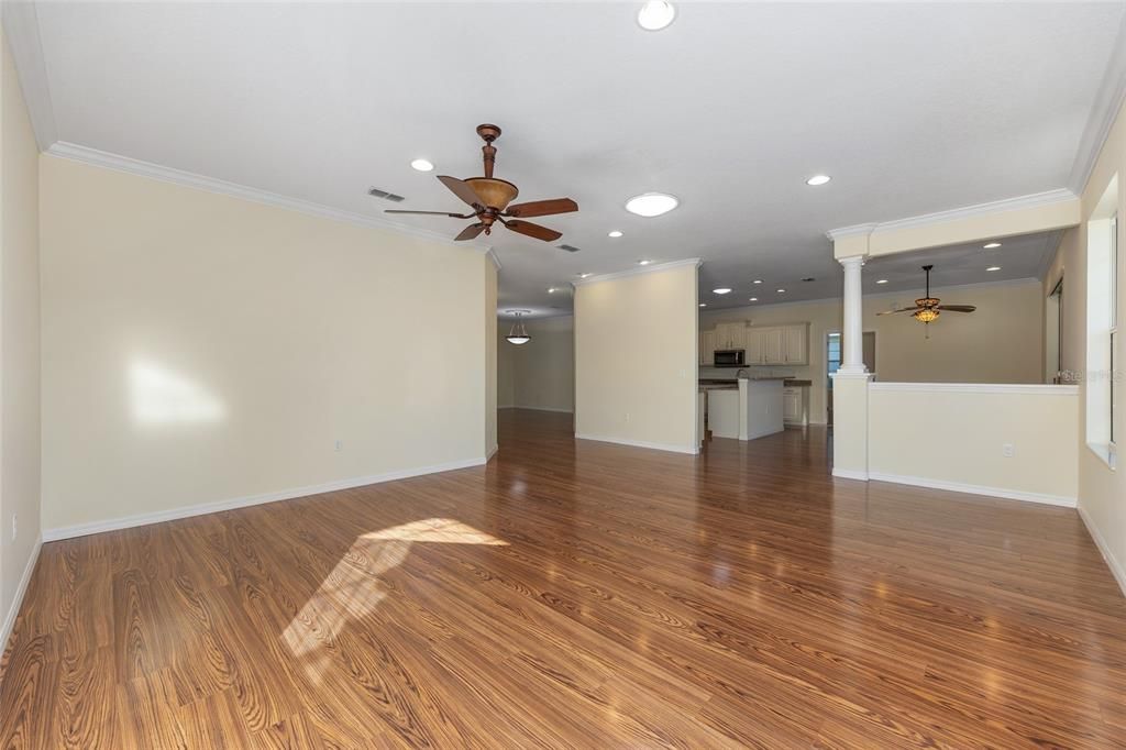 待售: $368,750 (3 贝兹, 2 浴室, 2425 平方英尺)