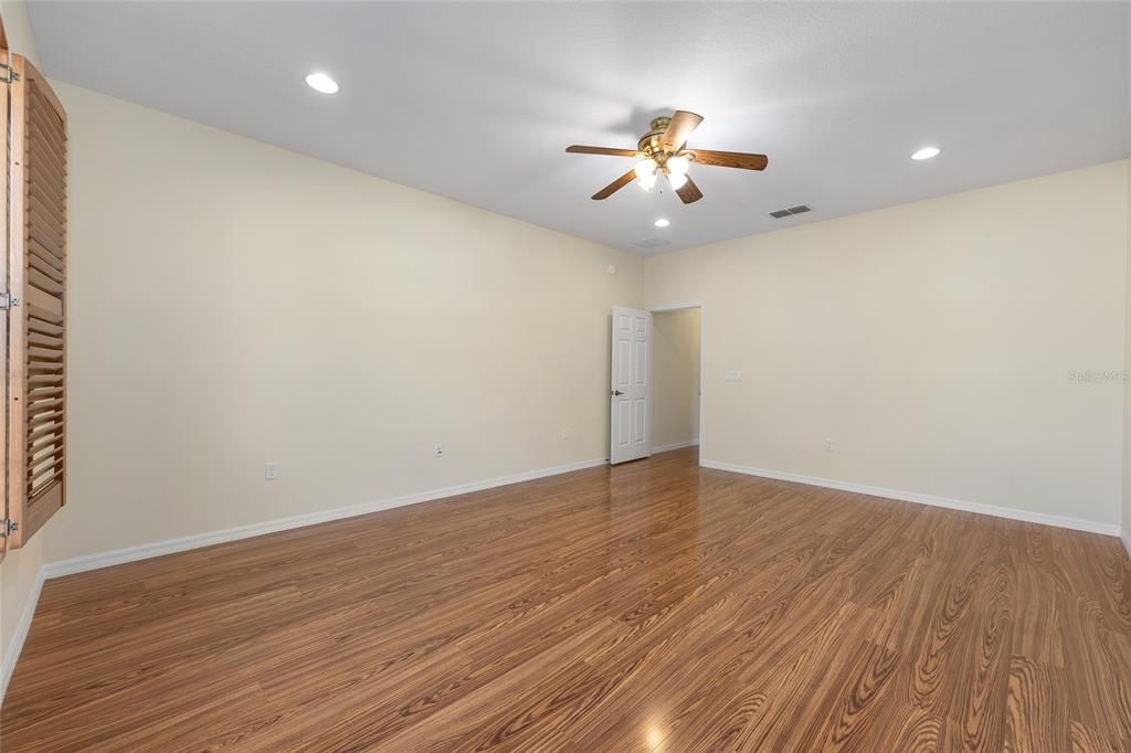 待售: $368,750 (3 贝兹, 2 浴室, 2425 平方英尺)