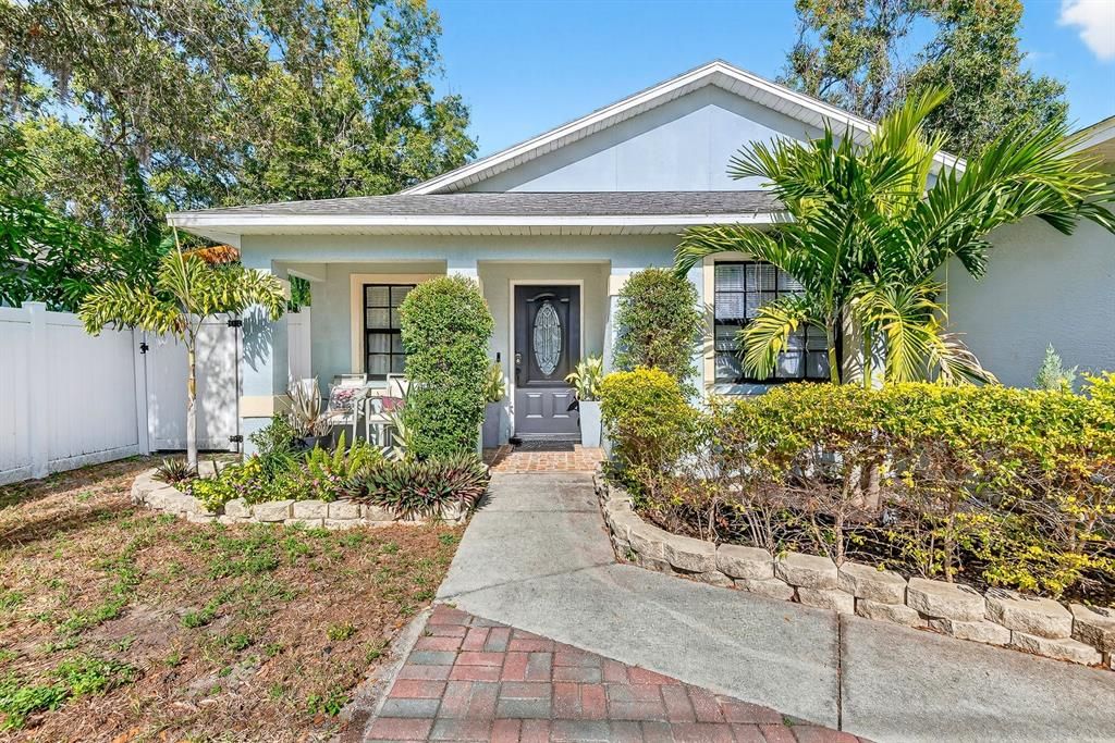 待售: $329,000 (4 贝兹, 2 浴室, 1156 平方英尺)