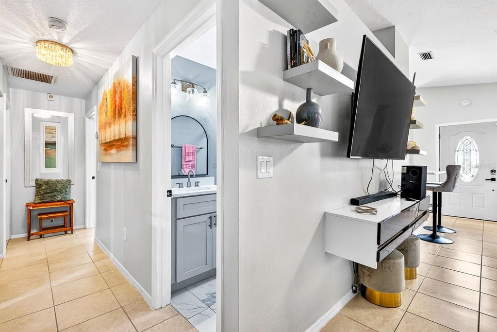 待售: $329,000 (4 贝兹, 2 浴室, 1156 平方英尺)