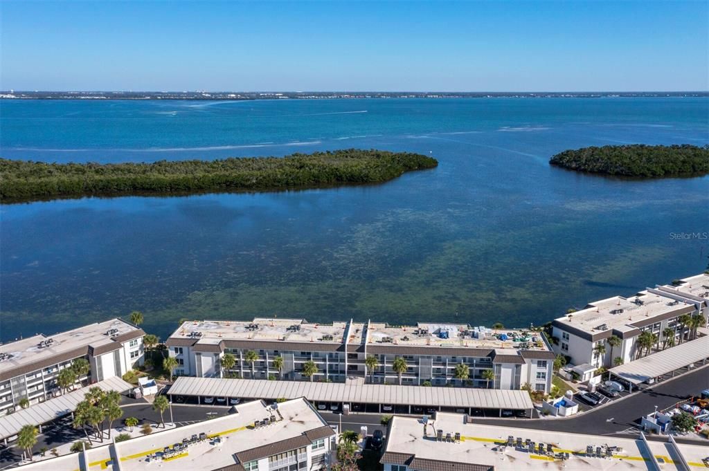 For Sale: $674,900 (2 beds, 2 baths, 1376 Square Feet)