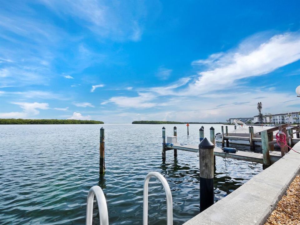 For Sale: $674,900 (2 beds, 2 baths, 1376 Square Feet)