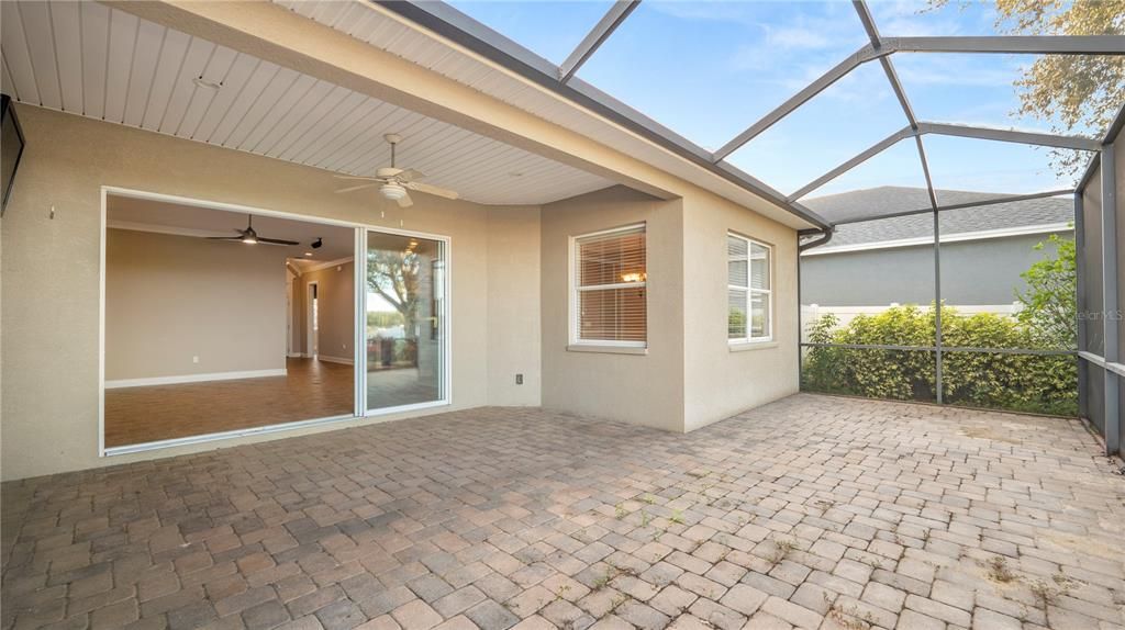 En Venta: $422,500 (4 camas, 3 baños, 2585 Pies cuadrados)