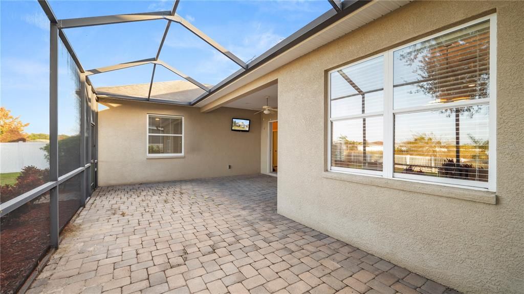 En Venta: $422,500 (4 camas, 3 baños, 2585 Pies cuadrados)