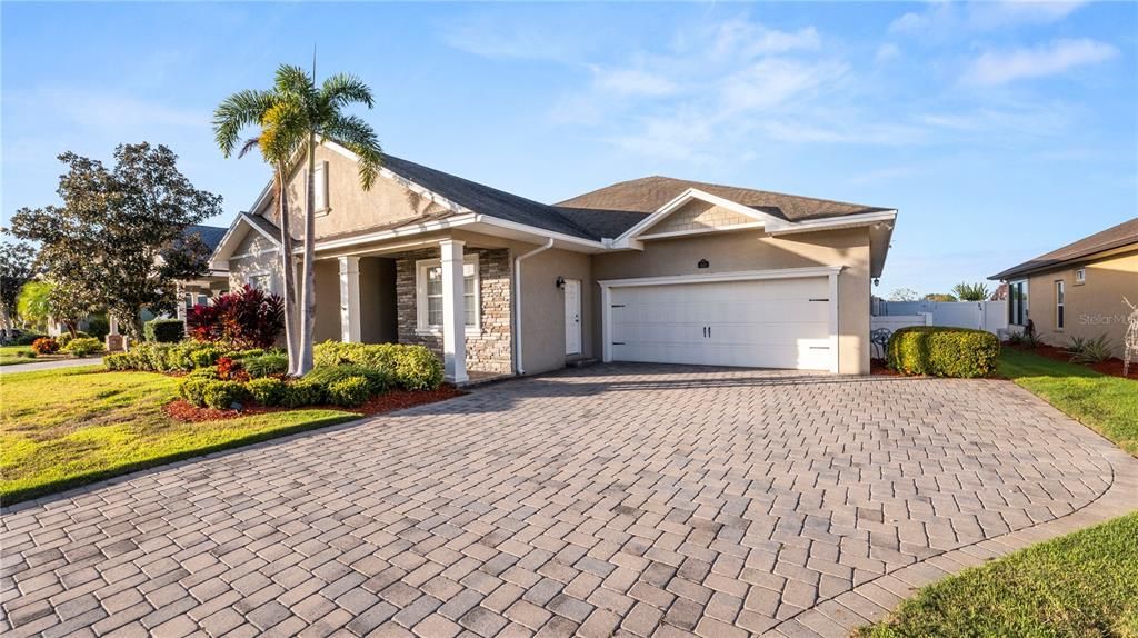 En Venta: $422,500 (4 camas, 3 baños, 2585 Pies cuadrados)