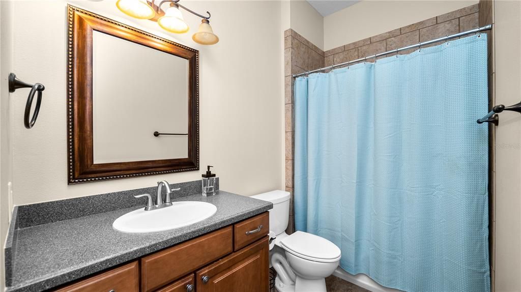 En Venta: $422,500 (4 camas, 3 baños, 2585 Pies cuadrados)