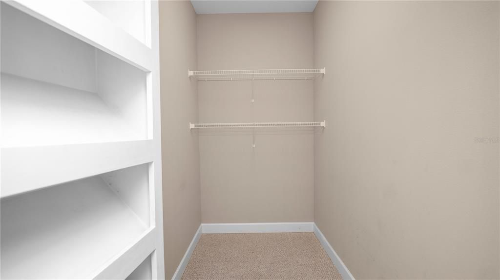 En Venta: $422,500 (4 camas, 3 baños, 2585 Pies cuadrados)