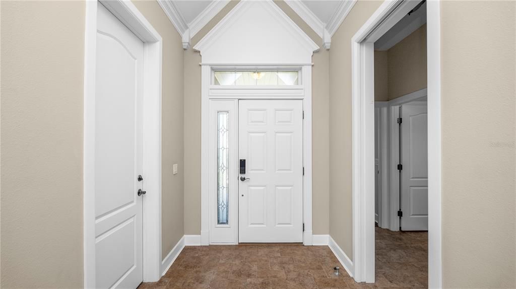 En Venta: $422,500 (4 camas, 3 baños, 2585 Pies cuadrados)