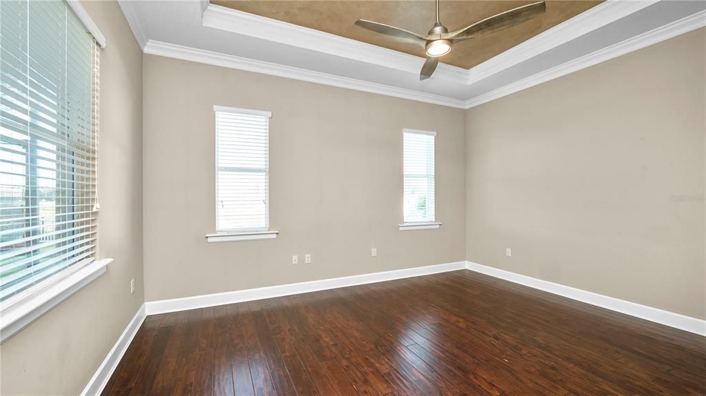 En Venta: $422,500 (4 camas, 3 baños, 2585 Pies cuadrados)