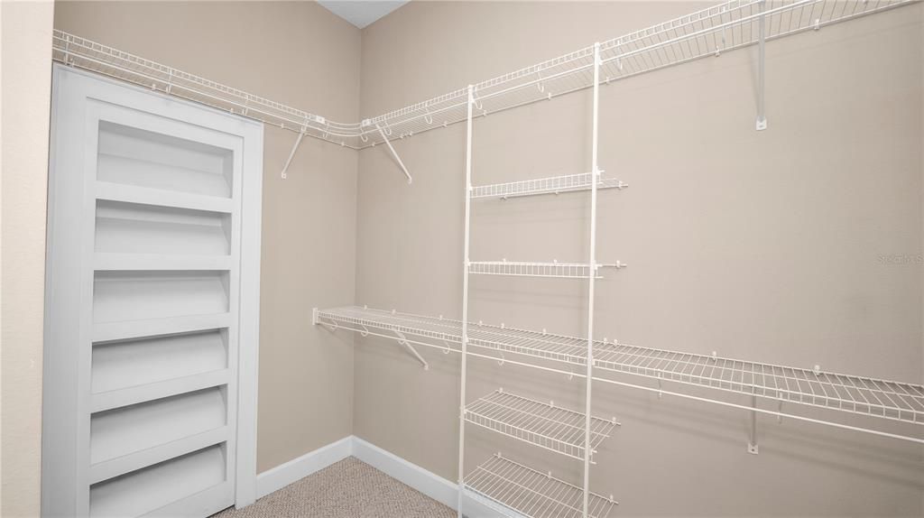 En Venta: $422,500 (4 camas, 3 baños, 2585 Pies cuadrados)