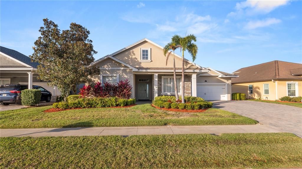 En Venta: $422,500 (4 camas, 3 baños, 2585 Pies cuadrados)