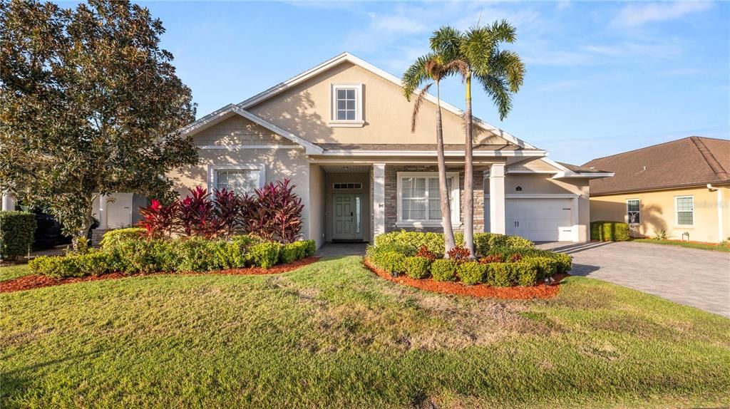 En Venta: $422,500 (4 camas, 3 baños, 2585 Pies cuadrados)