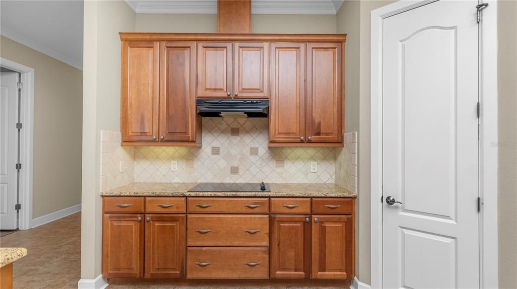 En Venta: $422,500 (4 camas, 3 baños, 2585 Pies cuadrados)