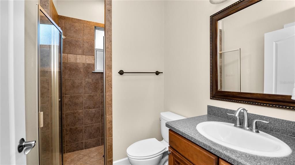 En Venta: $422,500 (4 camas, 3 baños, 2585 Pies cuadrados)