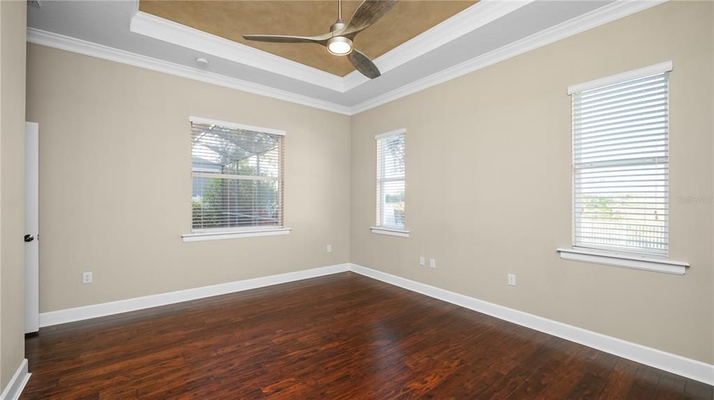 En Venta: $422,500 (4 camas, 3 baños, 2585 Pies cuadrados)