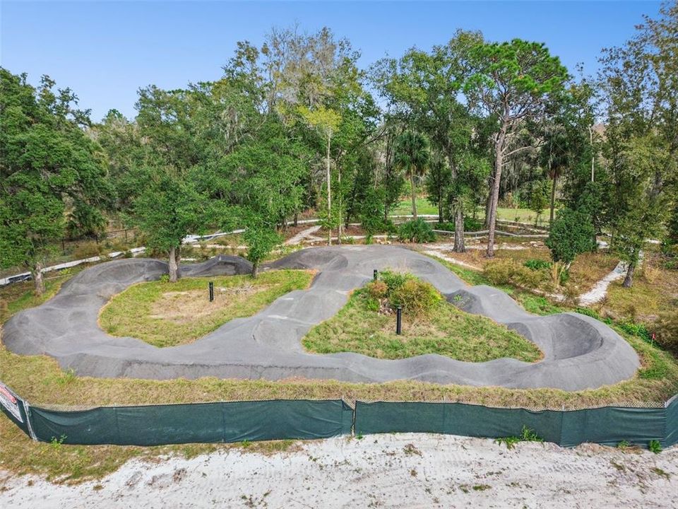 En Venta: $425,000 (4 camas, 2 baños, 2334 Pies cuadrados)