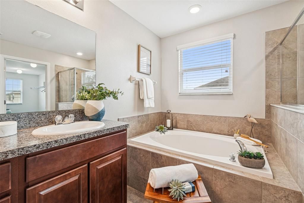 En Venta: $425,000 (4 camas, 2 baños, 2334 Pies cuadrados)