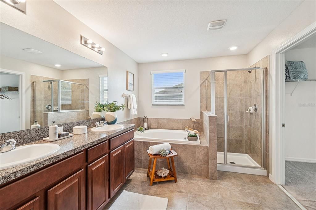 En Venta: $425,000 (4 camas, 2 baños, 2334 Pies cuadrados)