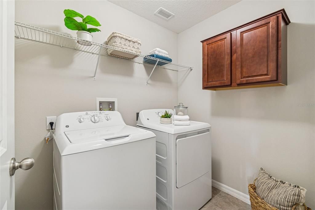 En Venta: $425,000 (4 camas, 2 baños, 2334 Pies cuadrados)