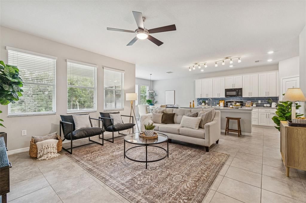 En Venta: $425,000 (4 camas, 2 baños, 2334 Pies cuadrados)