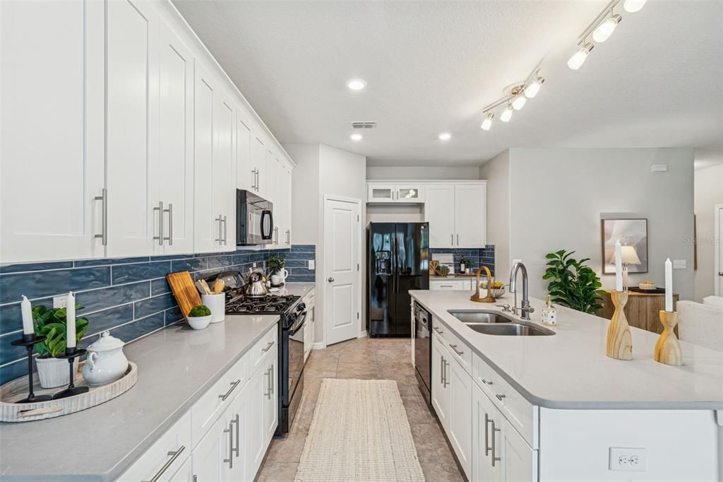 En Venta: $425,000 (4 camas, 2 baños, 2334 Pies cuadrados)