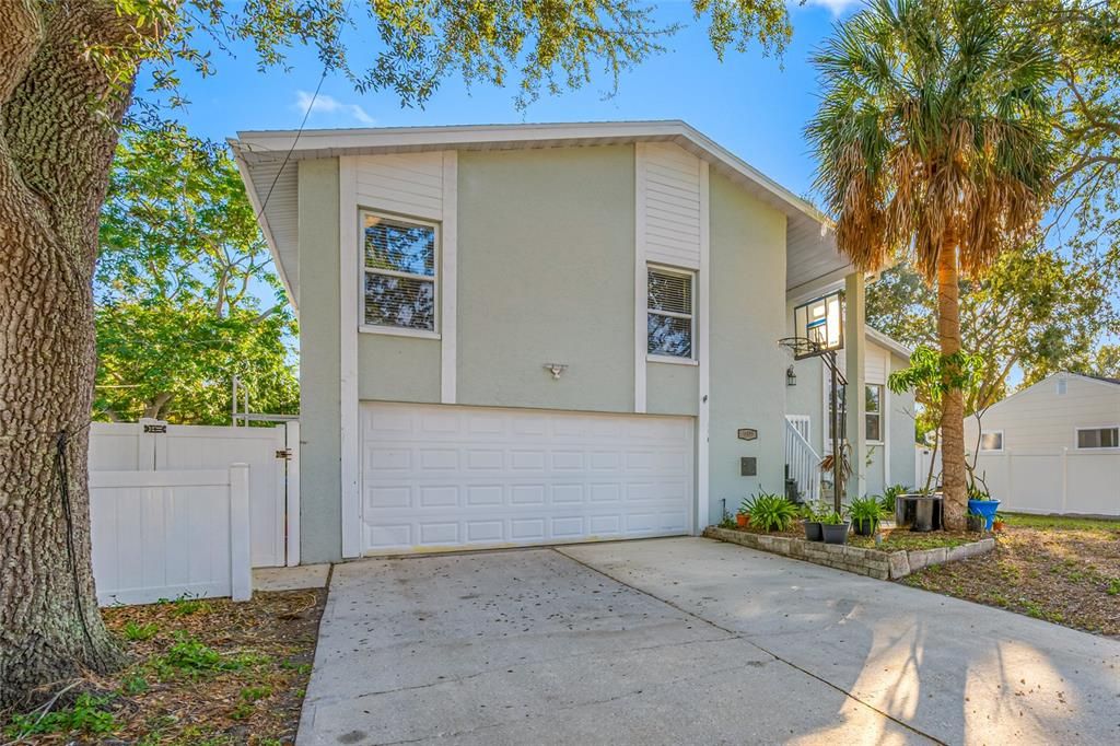 На продажу: $519,900 (4 спален, 2 ванн, 2454 Квадратных фут)