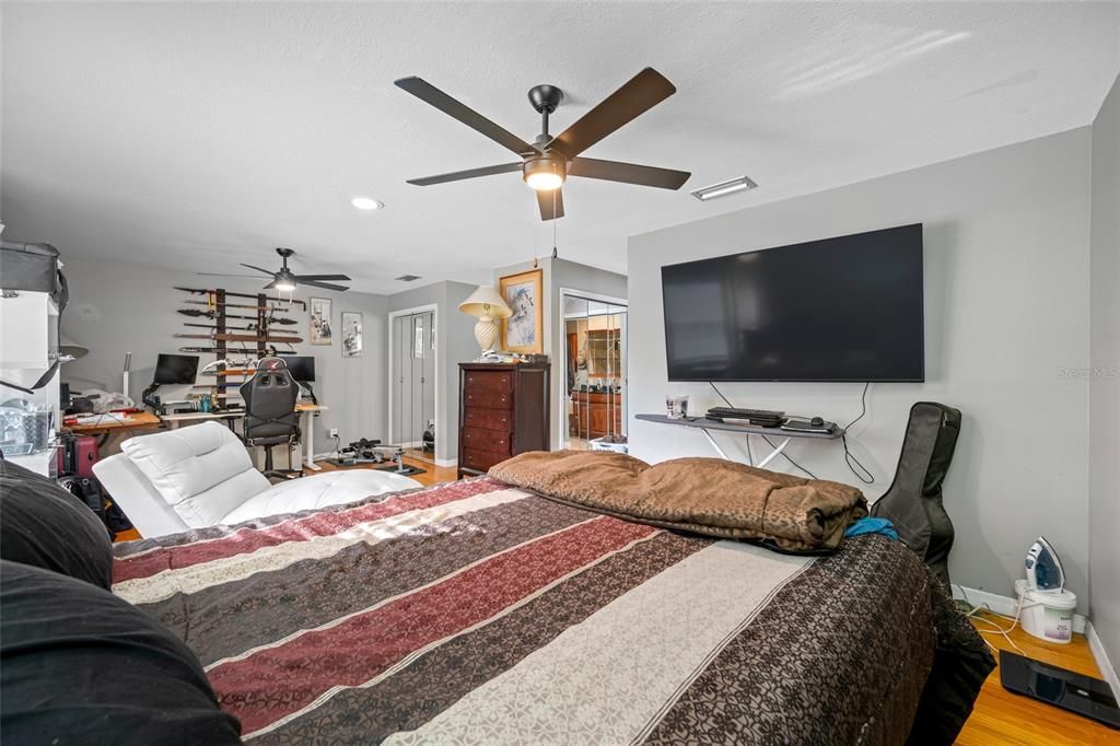 На продажу: $519,900 (4 спален, 2 ванн, 2454 Квадратных фут)