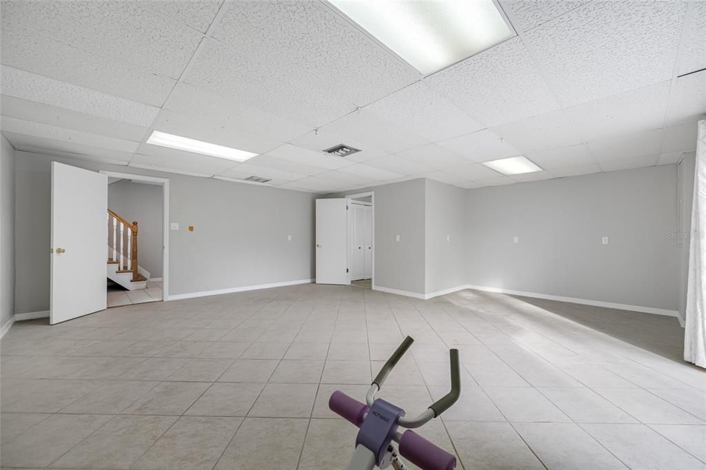 На продажу: $519,900 (4 спален, 2 ванн, 2454 Квадратных фут)