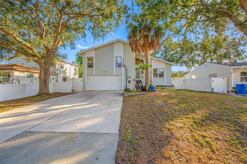 На продажу: $519,900 (4 спален, 2 ванн, 2454 Квадратных фут)