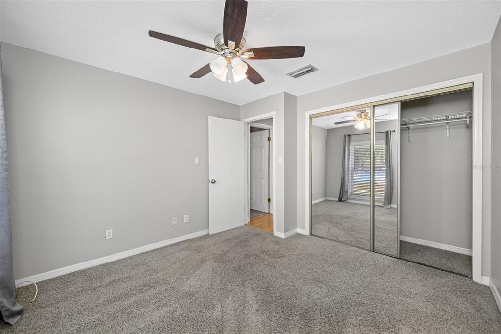 На продажу: $519,900 (4 спален, 2 ванн, 2454 Квадратных фут)