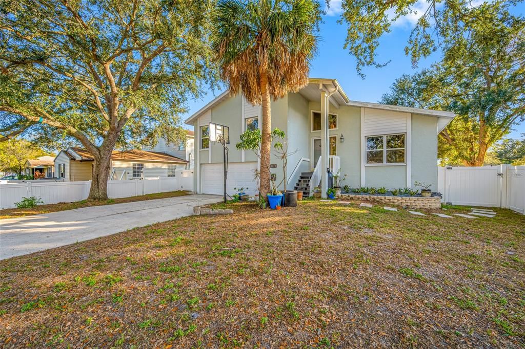 На продажу: $519,900 (4 спален, 2 ванн, 2454 Квадратных фут)