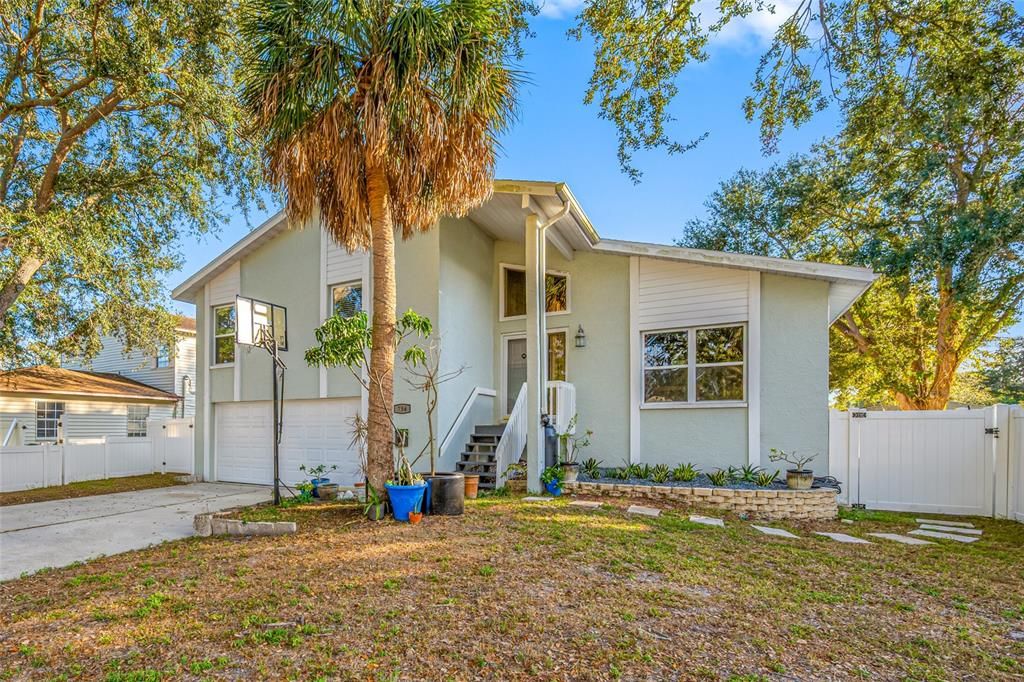 На продажу: $519,900 (4 спален, 2 ванн, 2454 Квадратных фут)