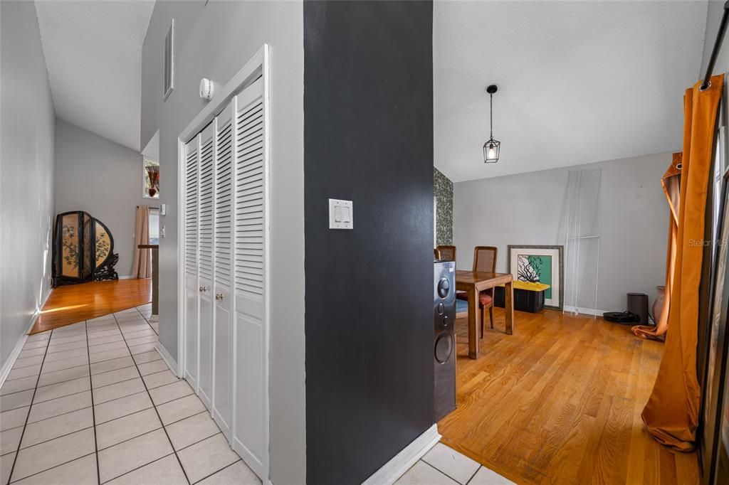 На продажу: $519,900 (4 спален, 2 ванн, 2454 Квадратных фут)