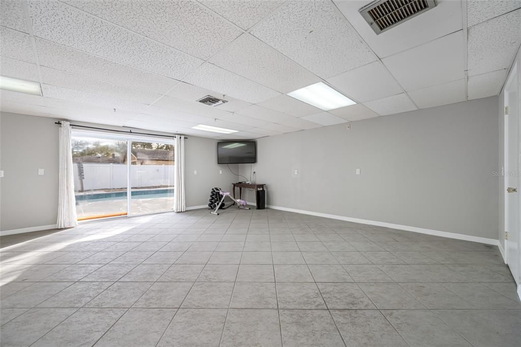 На продажу: $519,900 (4 спален, 2 ванн, 2454 Квадратных фут)